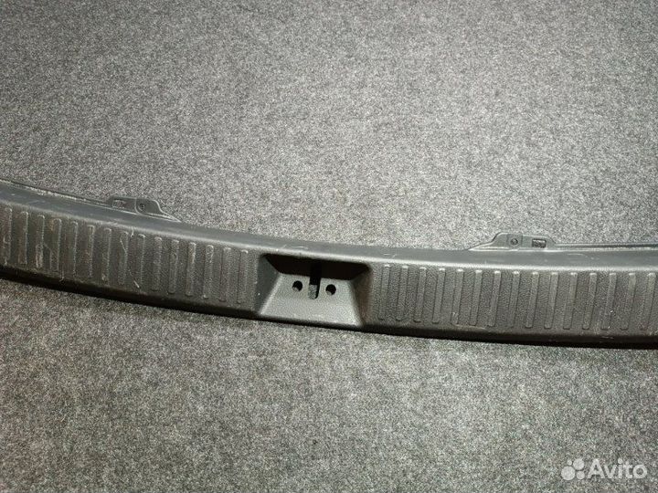 Накладка замка багажника Mitsubishi Lancer 9 4G18