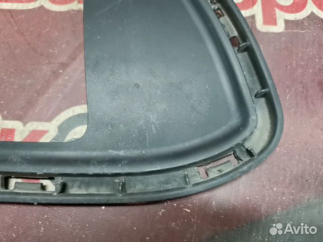 Накладка решетки радиатора передняя правая Kia Spo