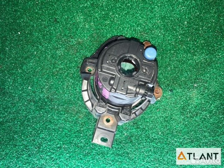 Туманка передняя правая toyota mark X ZIO