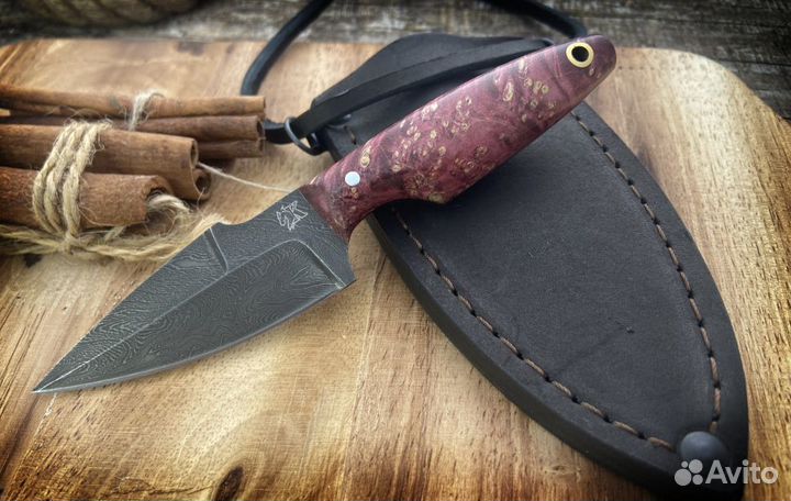 Нож для ношения на шее из стали дамаск