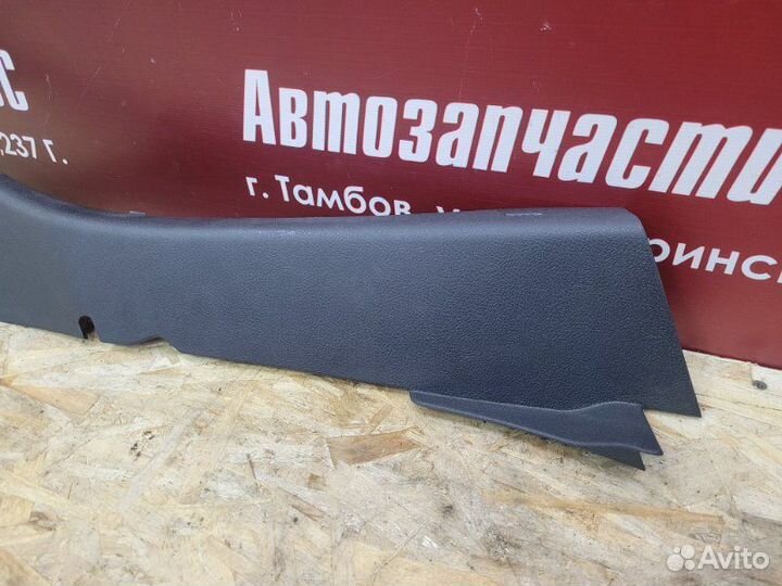 Обшивка стойки задняя правая Renault Logan