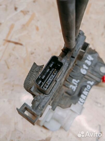 Замок двери задней правой Kia Cerato