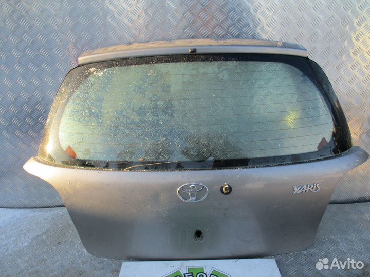 Дверь багажника Toyota Yaris 2004 Рест