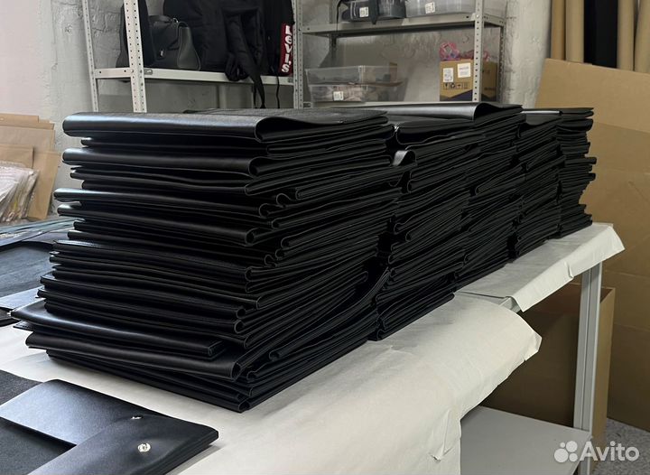 Корпоративные подарки из кожи с логотипом