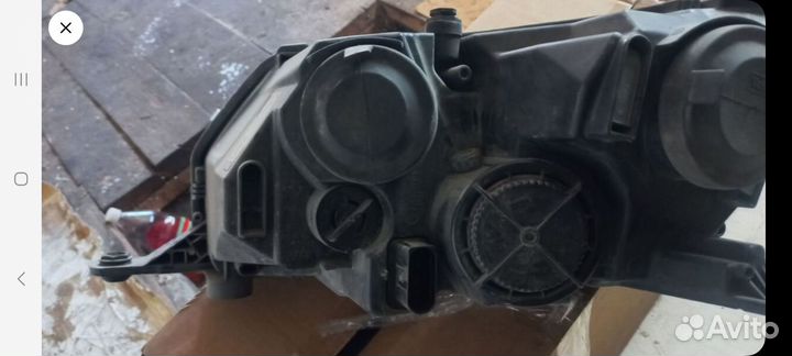 Фара передняя правая на Шкода Рапид