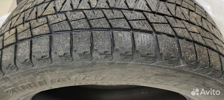 Bridgestone Blizzak DM-V1 215/60 R17