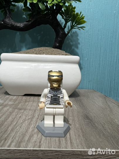 Lego человечки и др