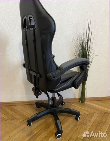 Кресло геймерское компьютерное игровое