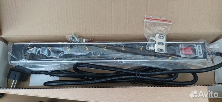 Блок розеток Hyperline SHT19-8SH-S-2.5EU