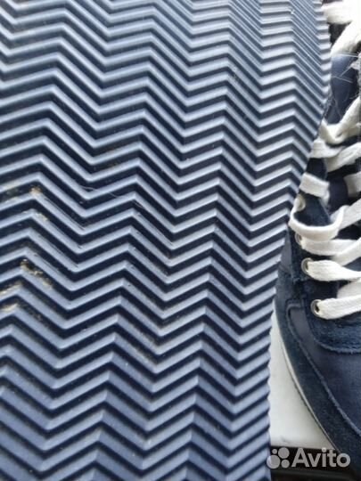 Кроссовки на подростка 37