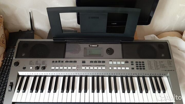 Yamaha PSR E443