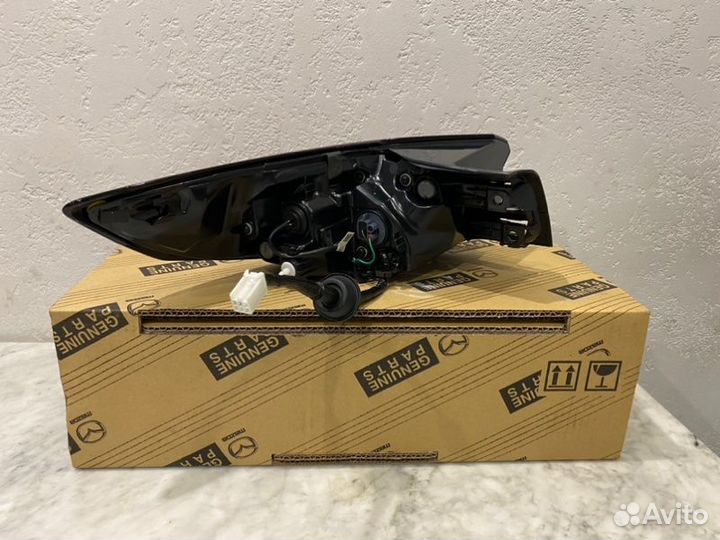 Стоп-сигнал задний правый Mazda Cx-8 / Cx-9 KG