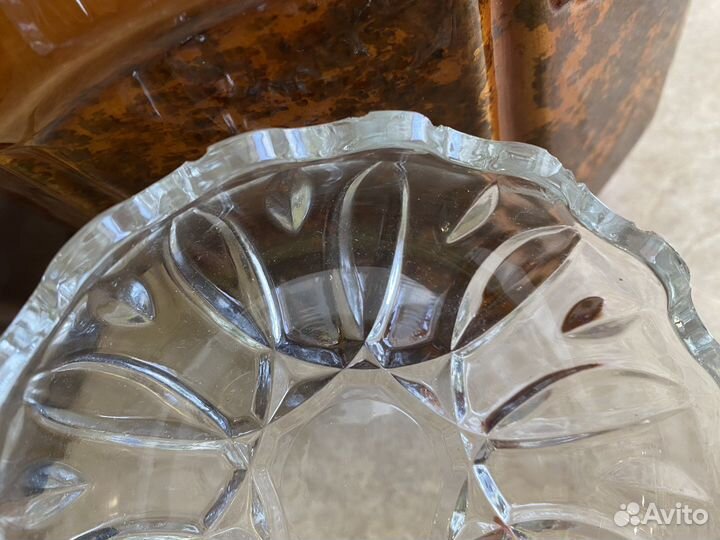 Хрустальная вазочка с крышкой