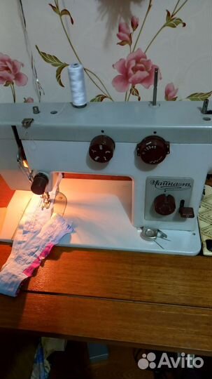 Швейная машина Чайка 143