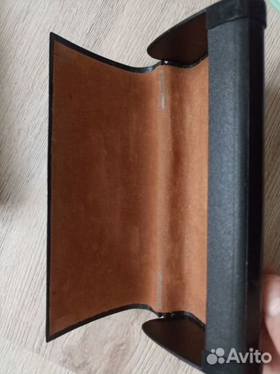 Футляры для очков