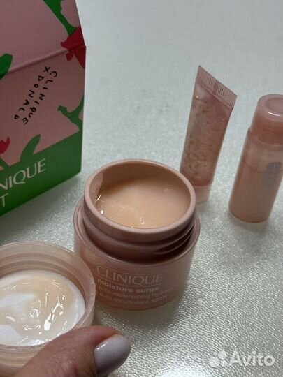 Набор косметики (миниатюры clinique)