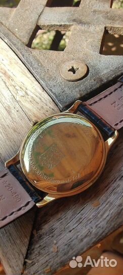 Золотые часы Zenith