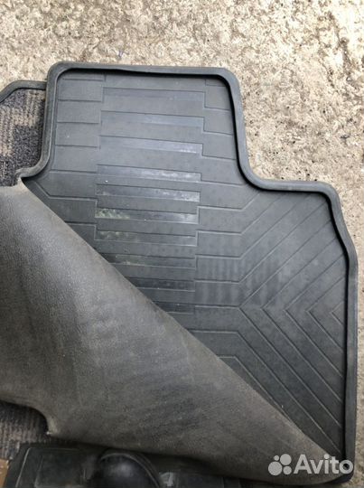 Коврик в салон