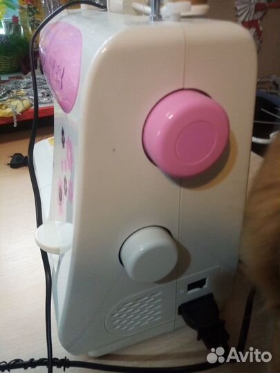 Швейная машинка minerva