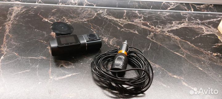 Двухсторонний видеорегистратор