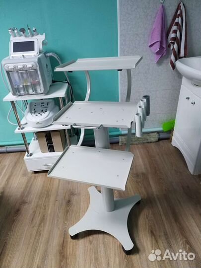 Косметологическая стойка