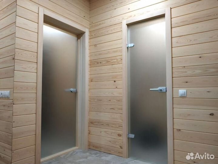 Стеклянная дверь