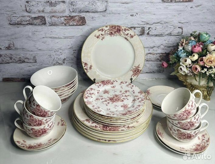 Столовый сервиз,набор посуды