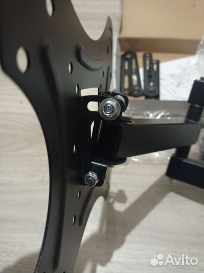 Кронштейн для телевизора на стену поворотный