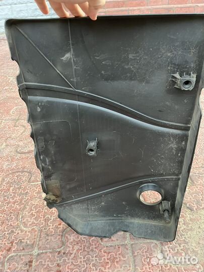 Крышка двигателя ford focus 2