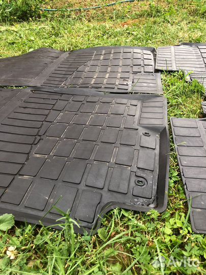 Автомобильные коврики резиновые