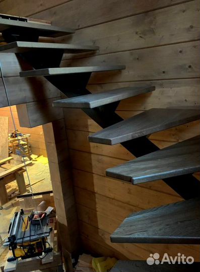 Лестница для загородного дома