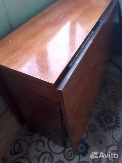 Стол книжка новый