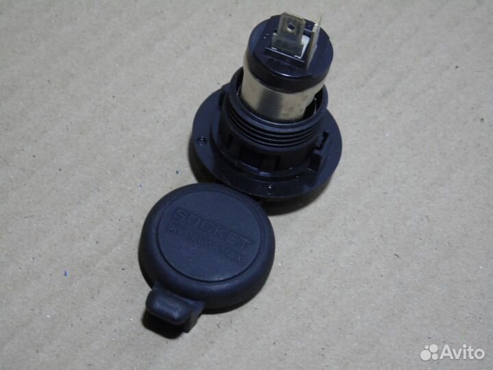 Прикуриватель задний Ниссан Инфинити