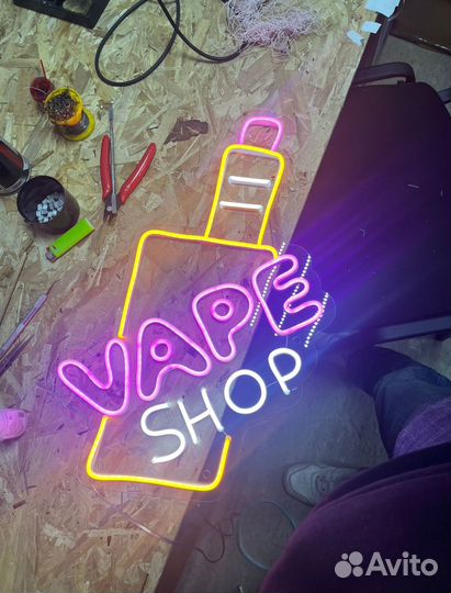 Неоновые вывески на заказ и в наличии