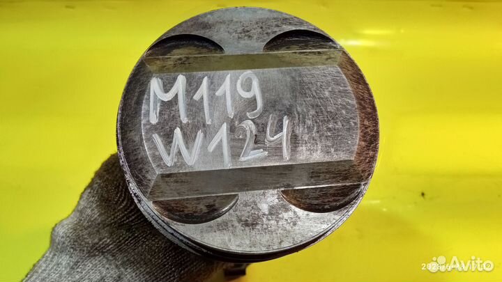 Поршень для Mercedes-Benz W124