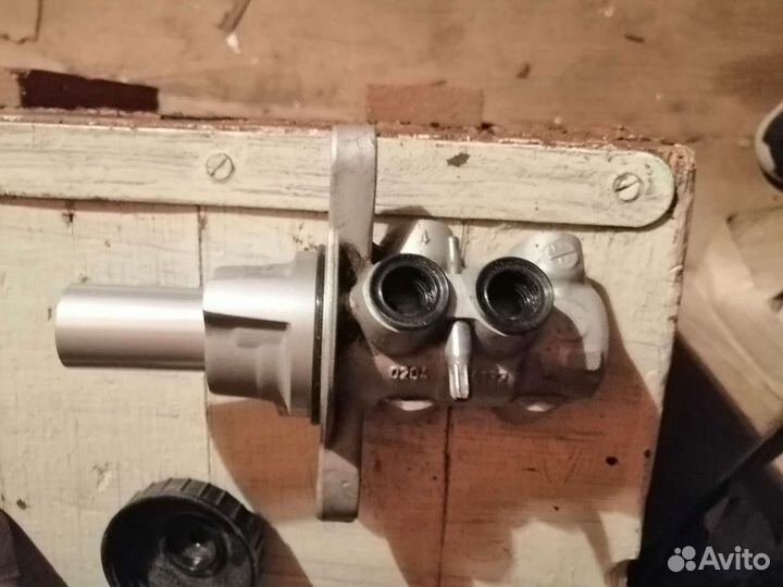 Главный тормозной цилиндр форд транзит Bosch 0204Y