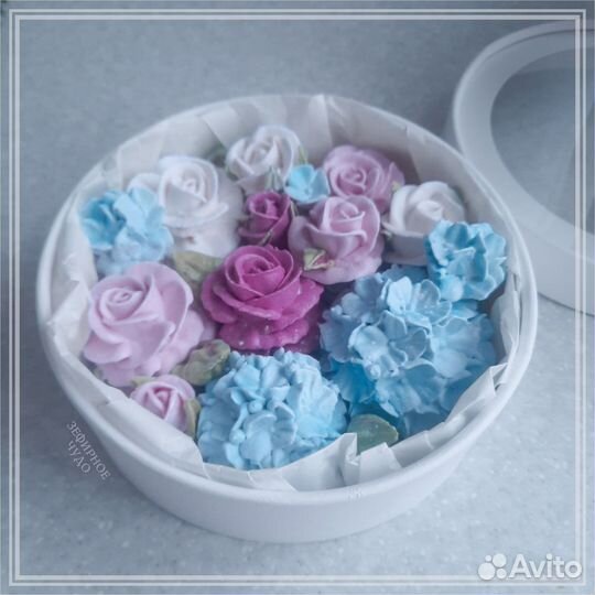 Зефирный цветы в круглой коробке / Сладкий подарок