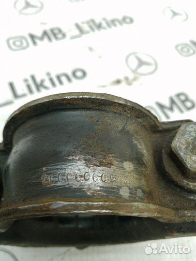 Кронштейн стабилизатора передний Mercedes Ml W164
