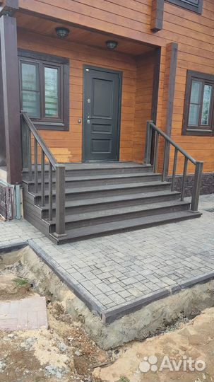 Уличная лестница для крыльца