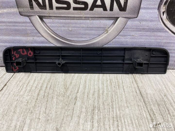 Накладка порога внутренняя nissan primera P12 Прав