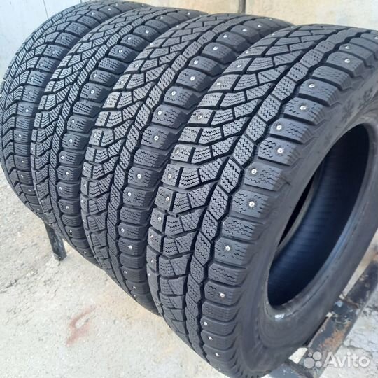 Viatti Brina Nordico V-522 185/70 R14 88T