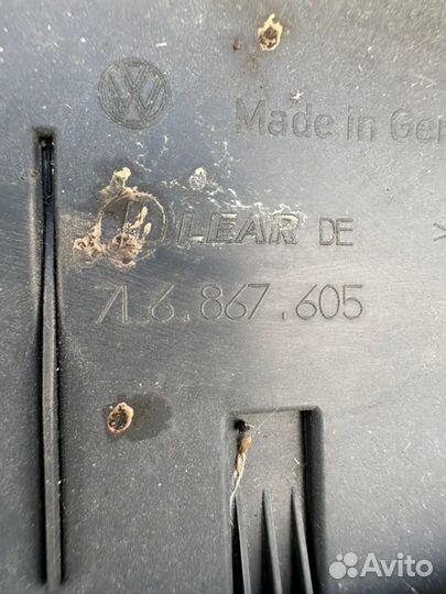 Обшивка багажника Volkswagen Touareg 4.2 AXQ 2004