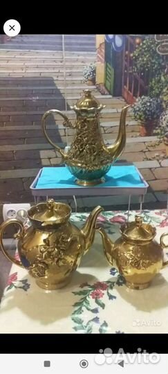 Золотой винтажный набор посуды с лепниной
