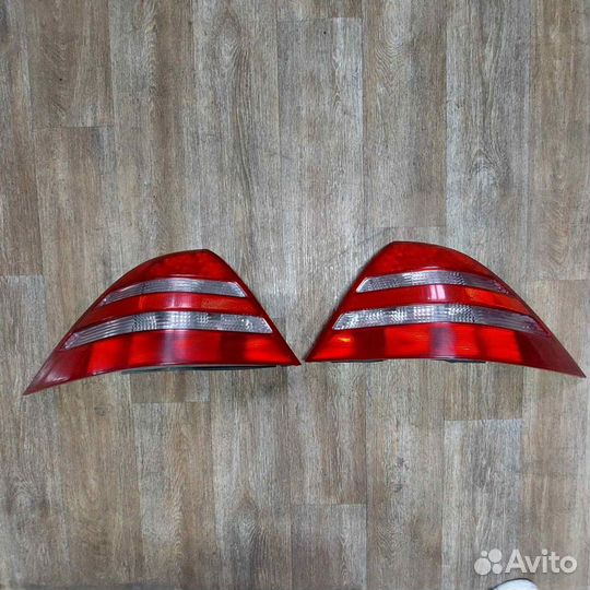 Мерседес 215 фонарь задний левый и правый