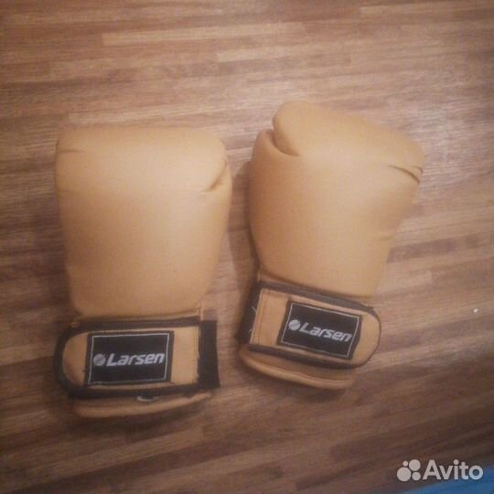 Боксерские перчатки 8 оz