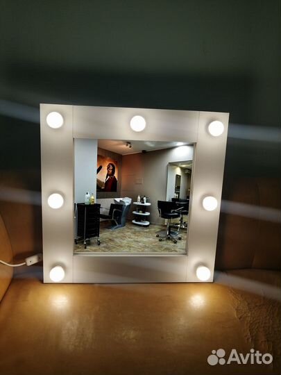 Зеркало с лампочками