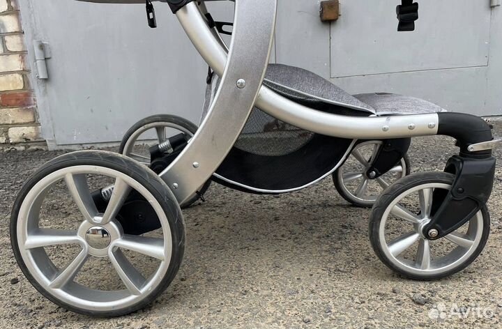 Детская коляска 3 в 1