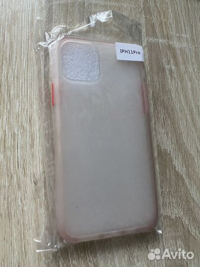 Чехол на iPhone