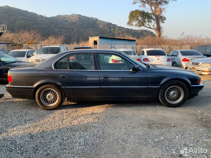 В разбор BMW E38 740 Из Японии