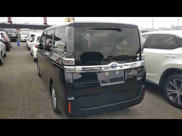 Toyota Voxy: фото владельца